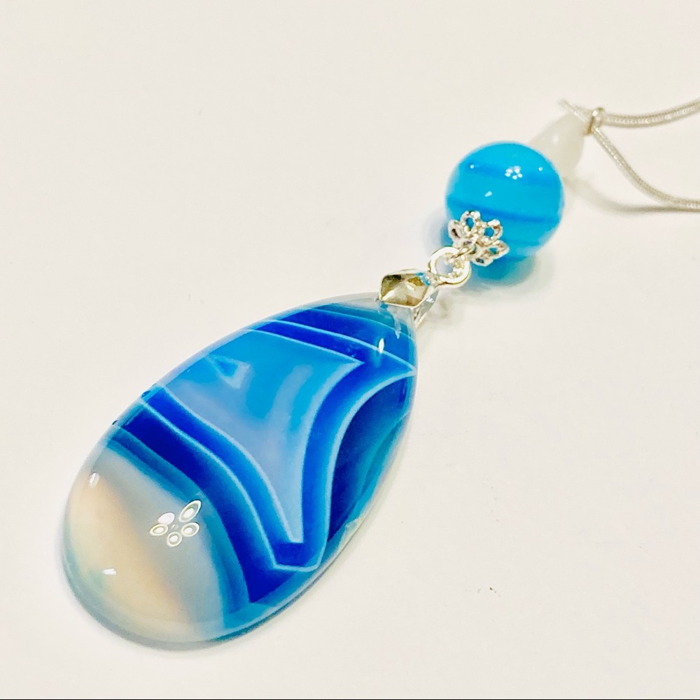 Coordinated Set Onyx Stone Pendant With Moonstone Necklace & Matching Earrings🦋 - Picture 7 of 14